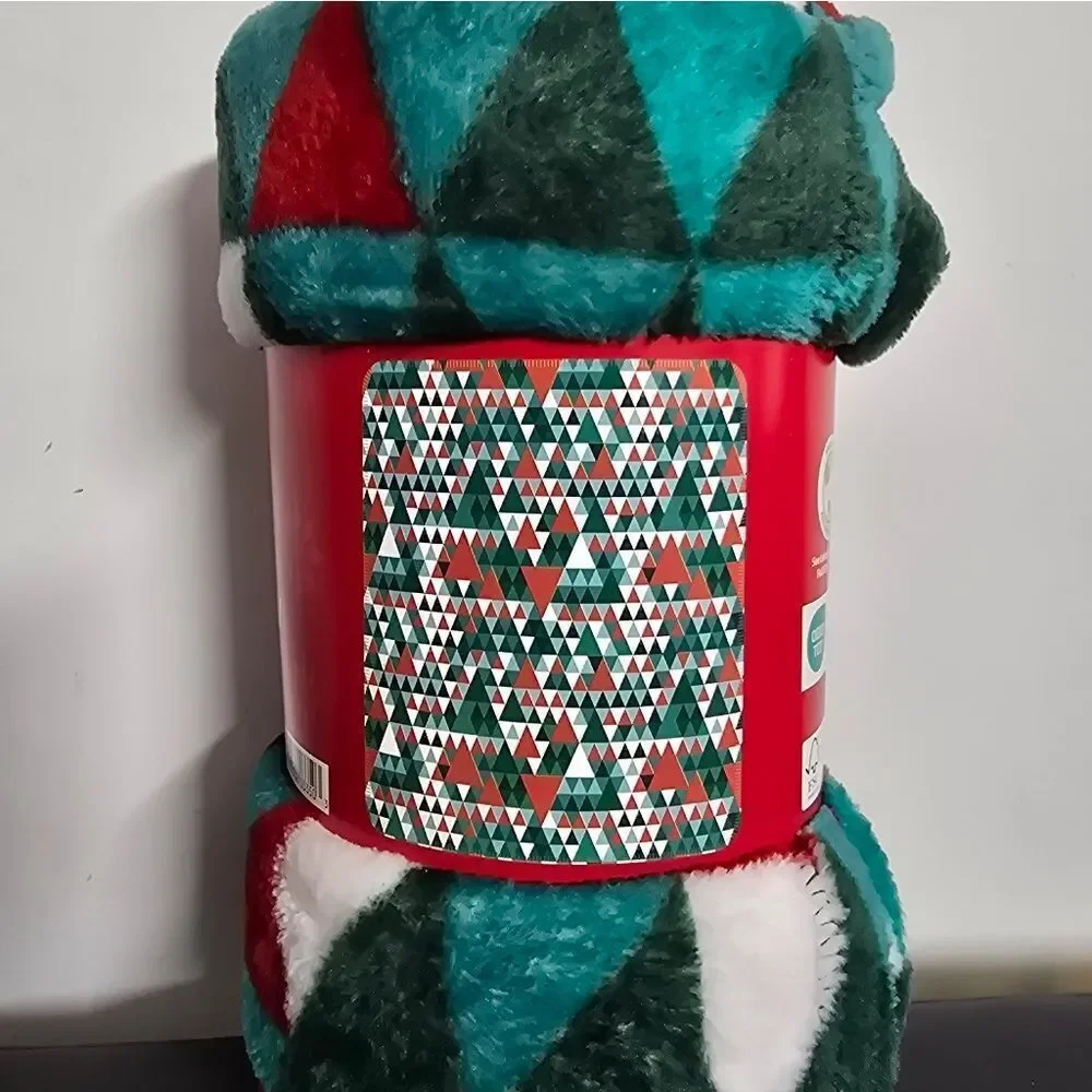 Holiday Time Christmas Winter Modern Trees Design Soft Plush Throw Blanket, New